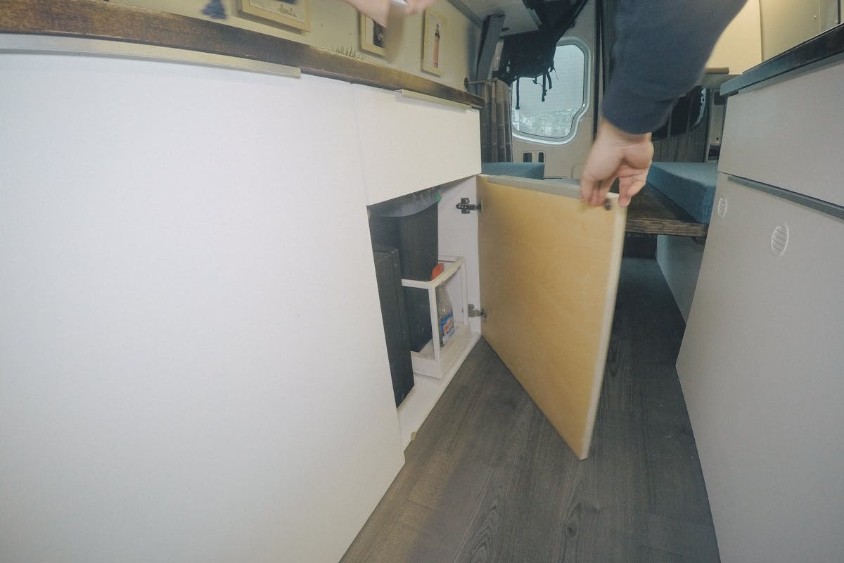 Garbage cabinet garbage cabinet