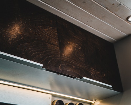 'Upper sprinter van cabinet
