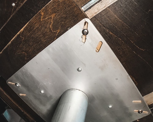 'Under sprinter van table slide