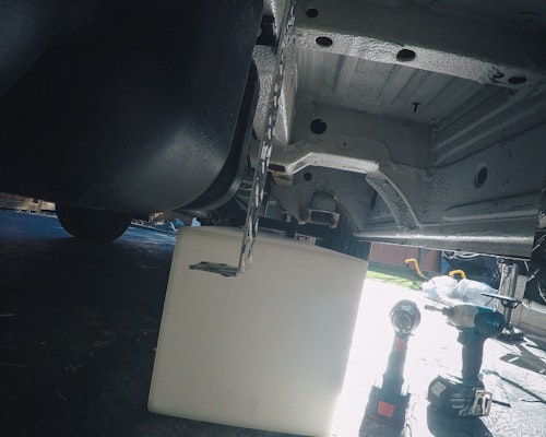 'Fresh fresh water tank mounts