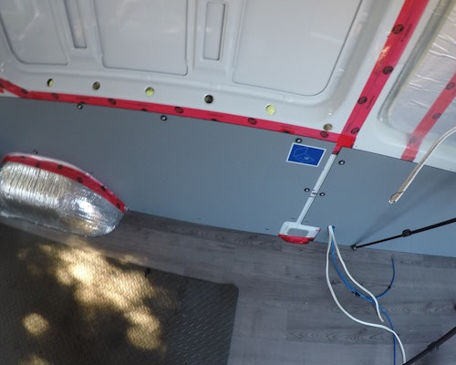 'Wall sprinter van wall panel