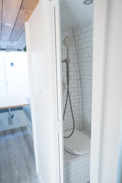 Wet Bath van bathroom option