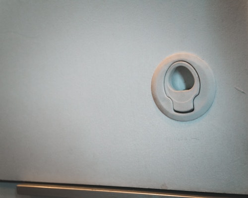 'Cabinet sprinter van latch