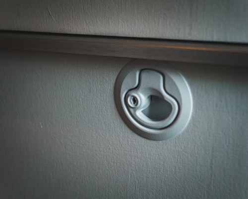 'Cabinet sprinter van latch